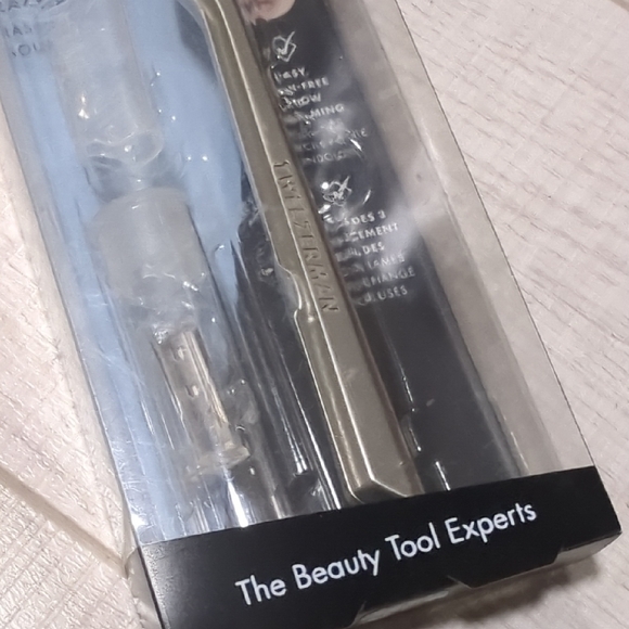 Silver Brow Razor - Picture 3 of 5